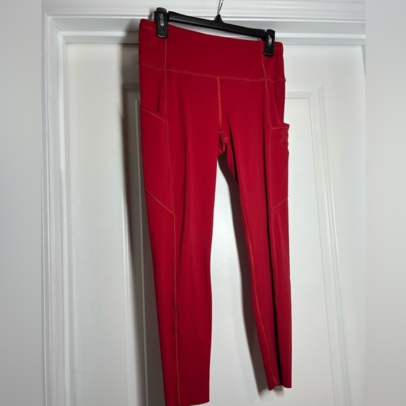 Lululemon Fast & Free 7/8 Tight II in Dark Red - Picture 4 of 5